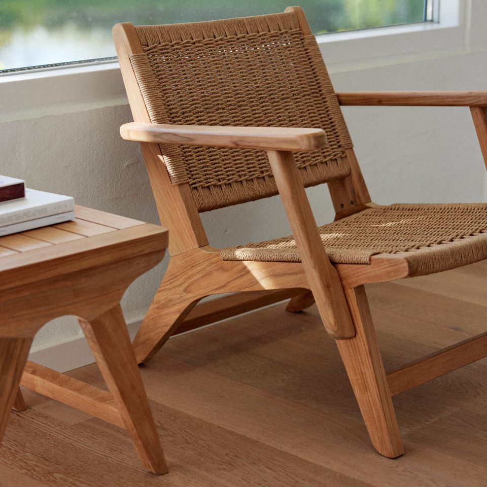Rosso armchair in teak