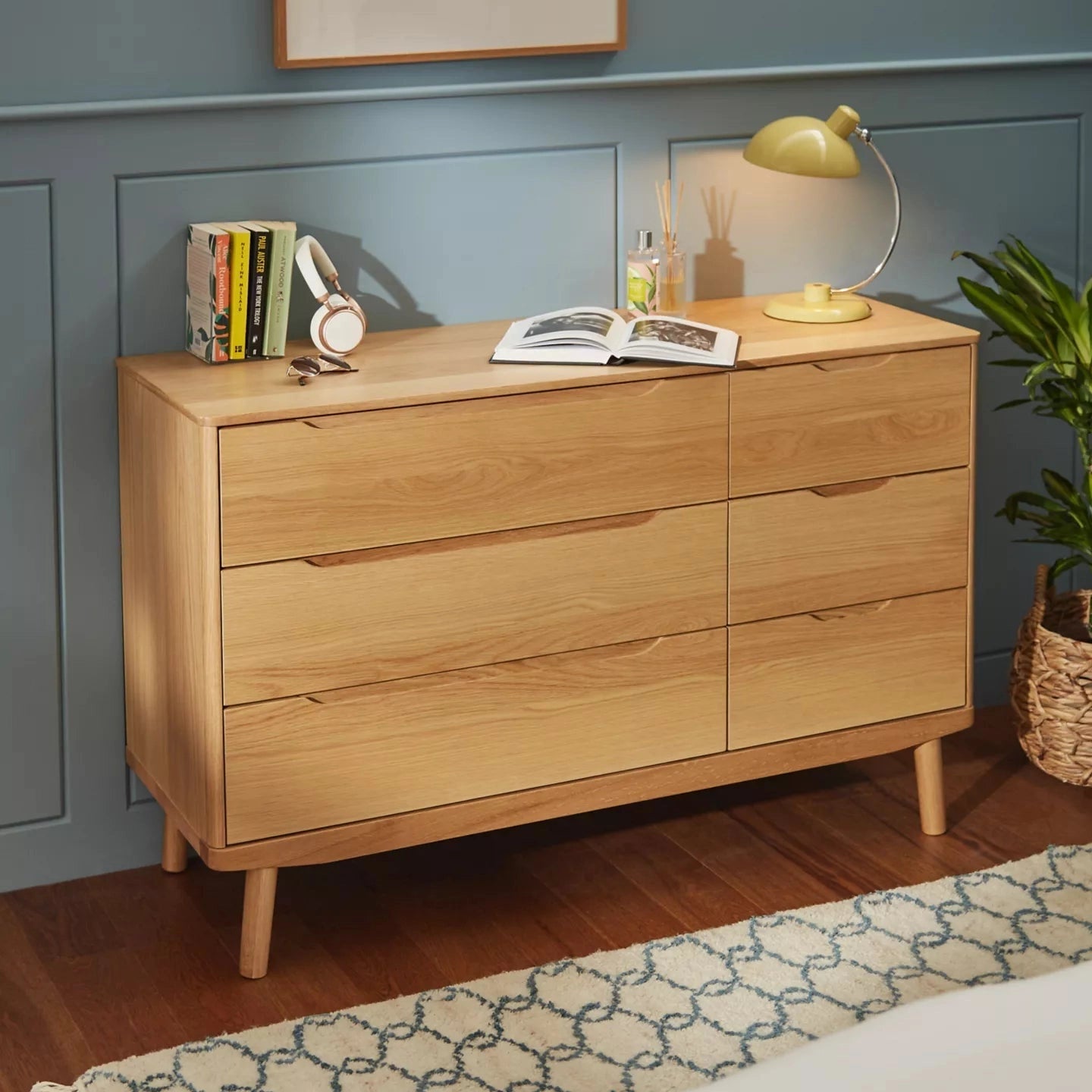 Bowry wide chest