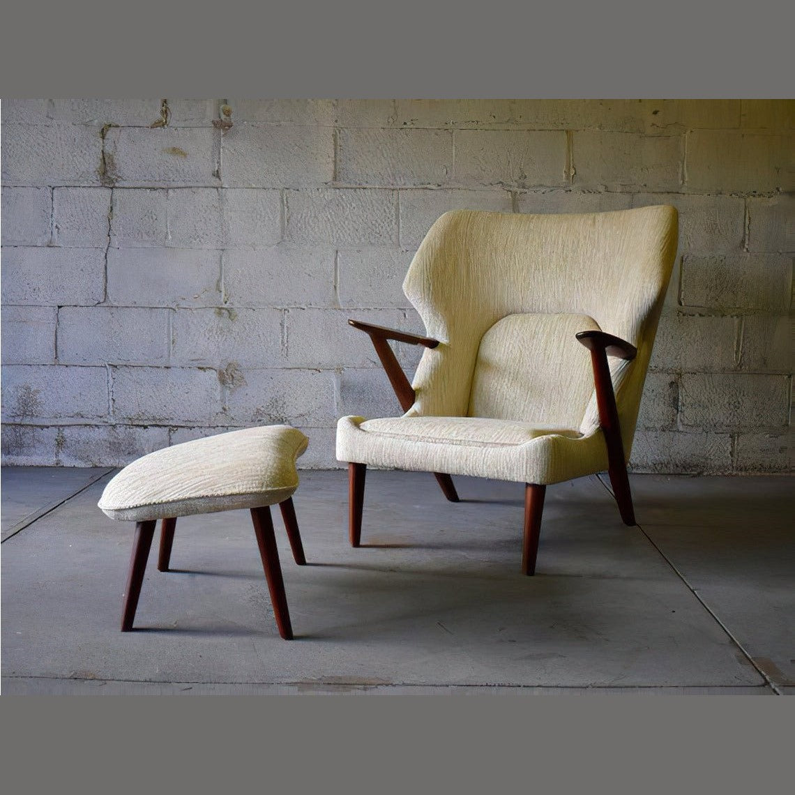 Copenhagen Lounge Chair & Ottoman