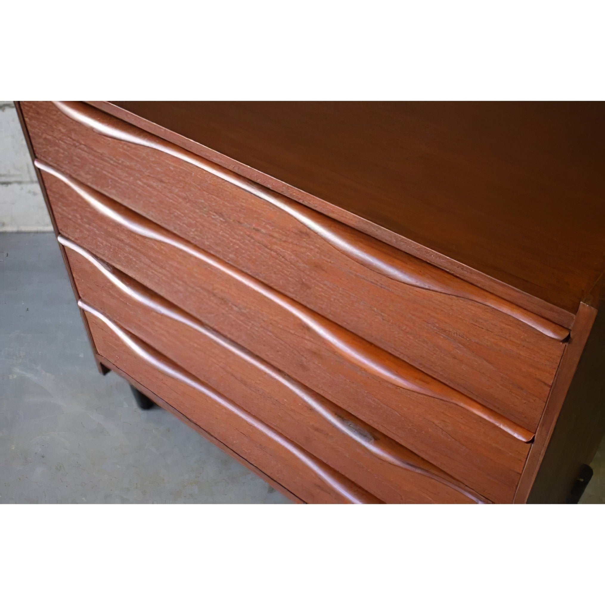 Darrius Tallboy Chest