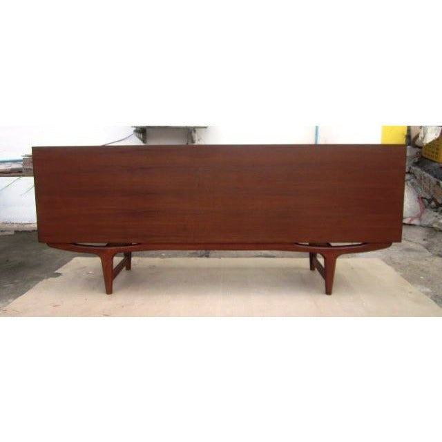 Dereek Credenza M Sideboard