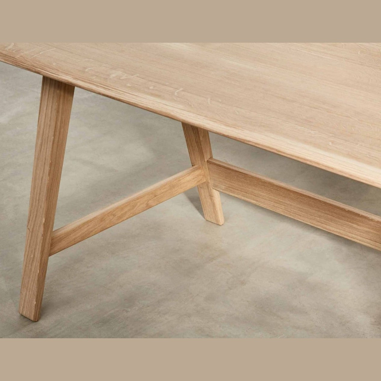 Elphi study desk