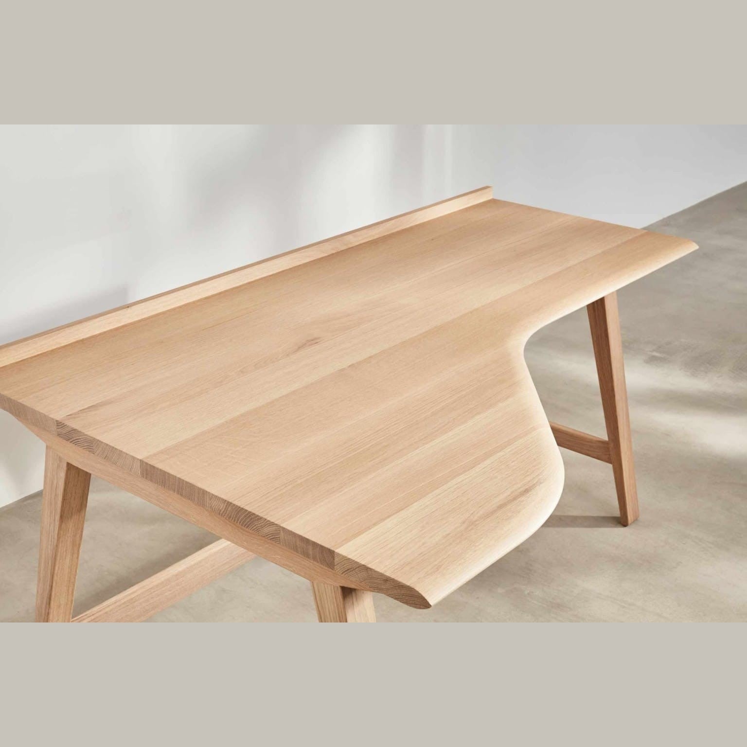 Elphi study desk