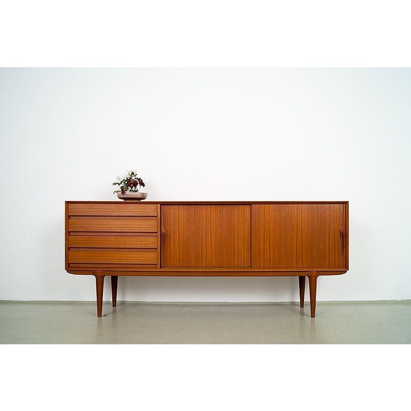 Halmstad Credenza M Sideboard