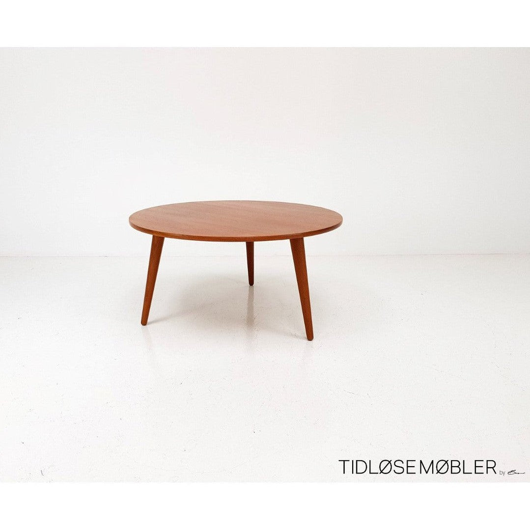 KiL Minimal Center Table in Teak