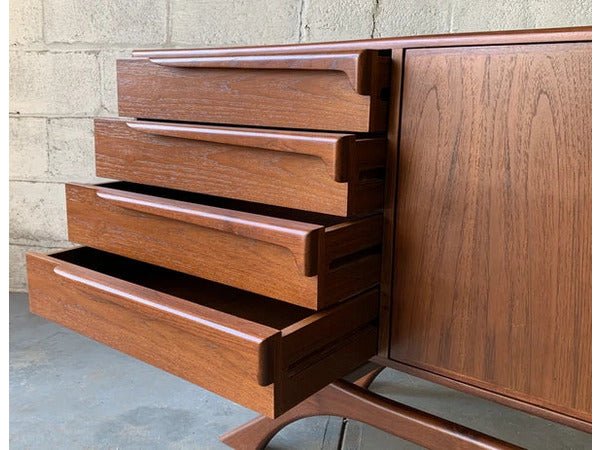 Livingston Credenza M Sideboard