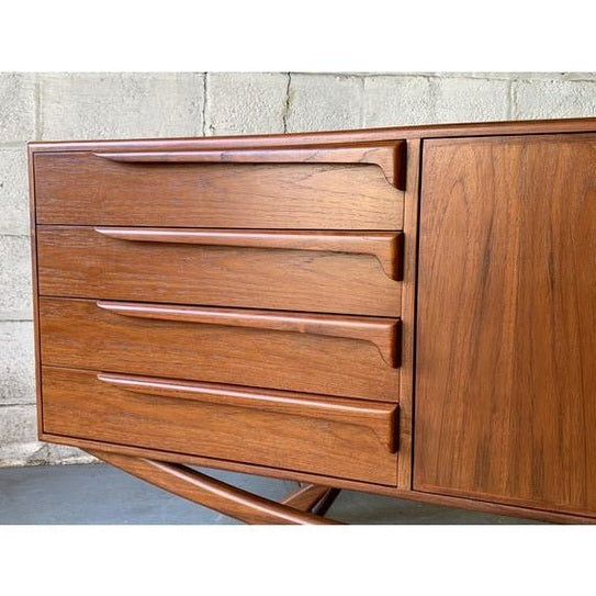 Livingston Credenza S Sideboard