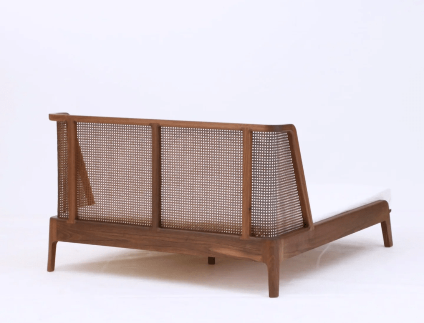 Marsha bed