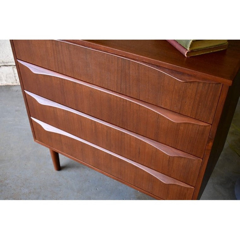 Örebro Tallboy in Teak