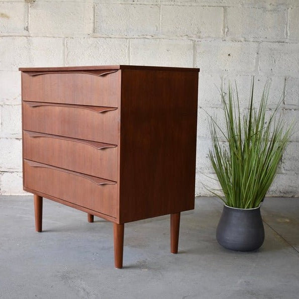 Örebro Tallboy in Teak