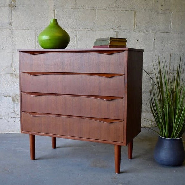 Örebro Tallboy in Teak