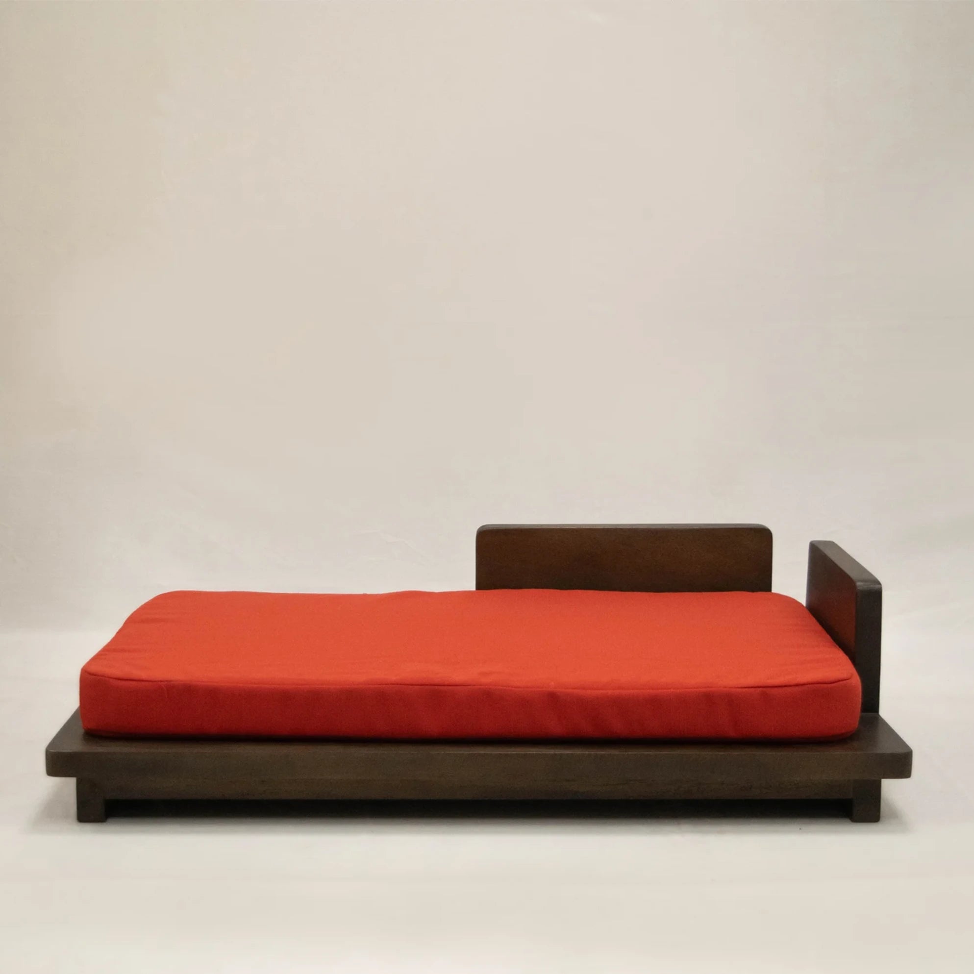 Rufus dog bed