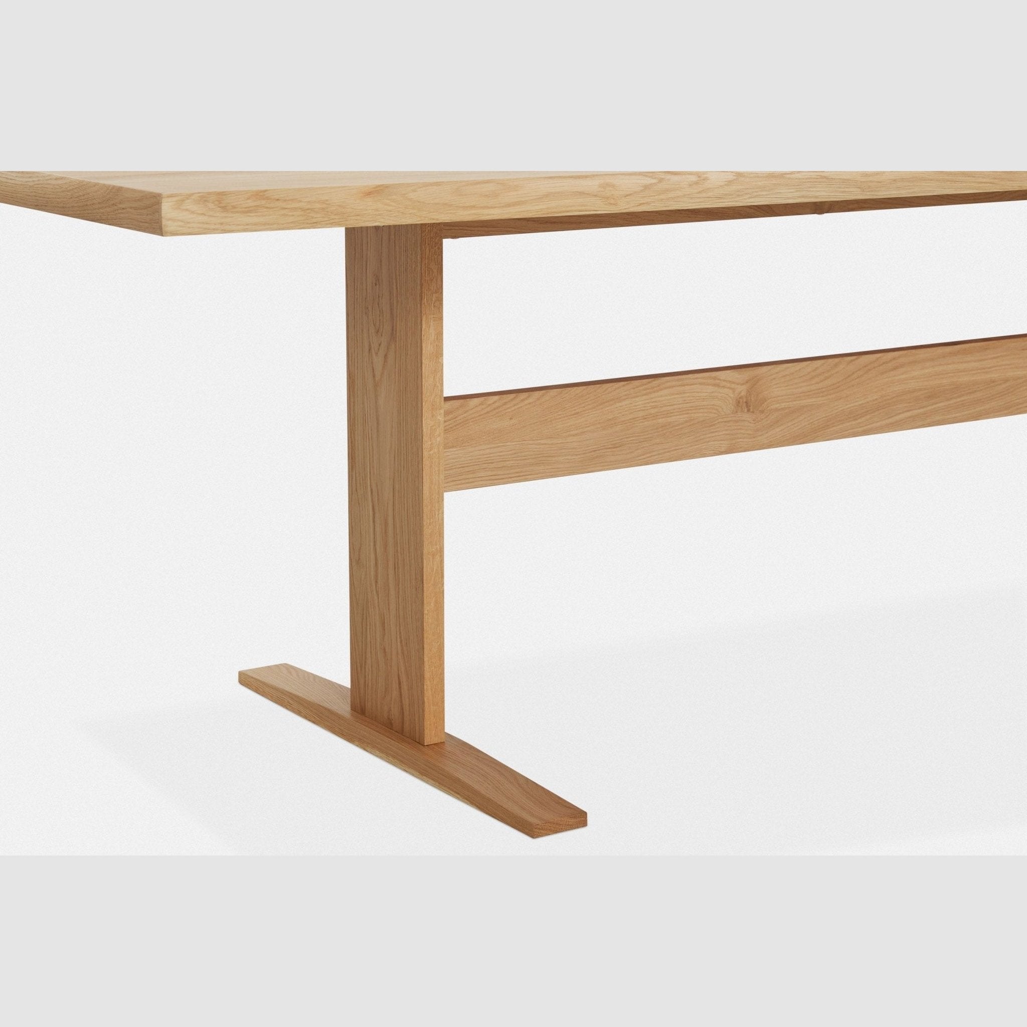 Serra dining table
