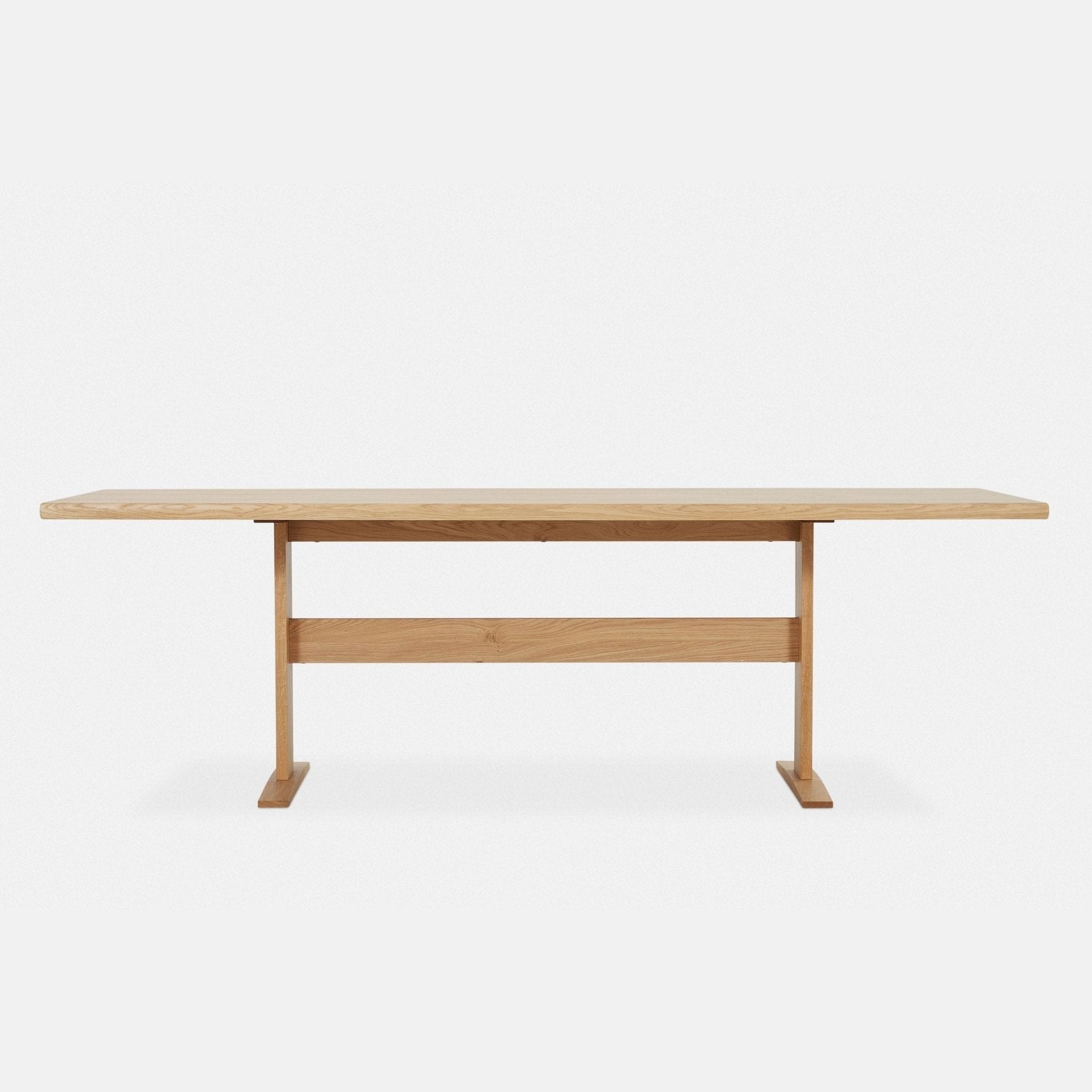 Serra dining table