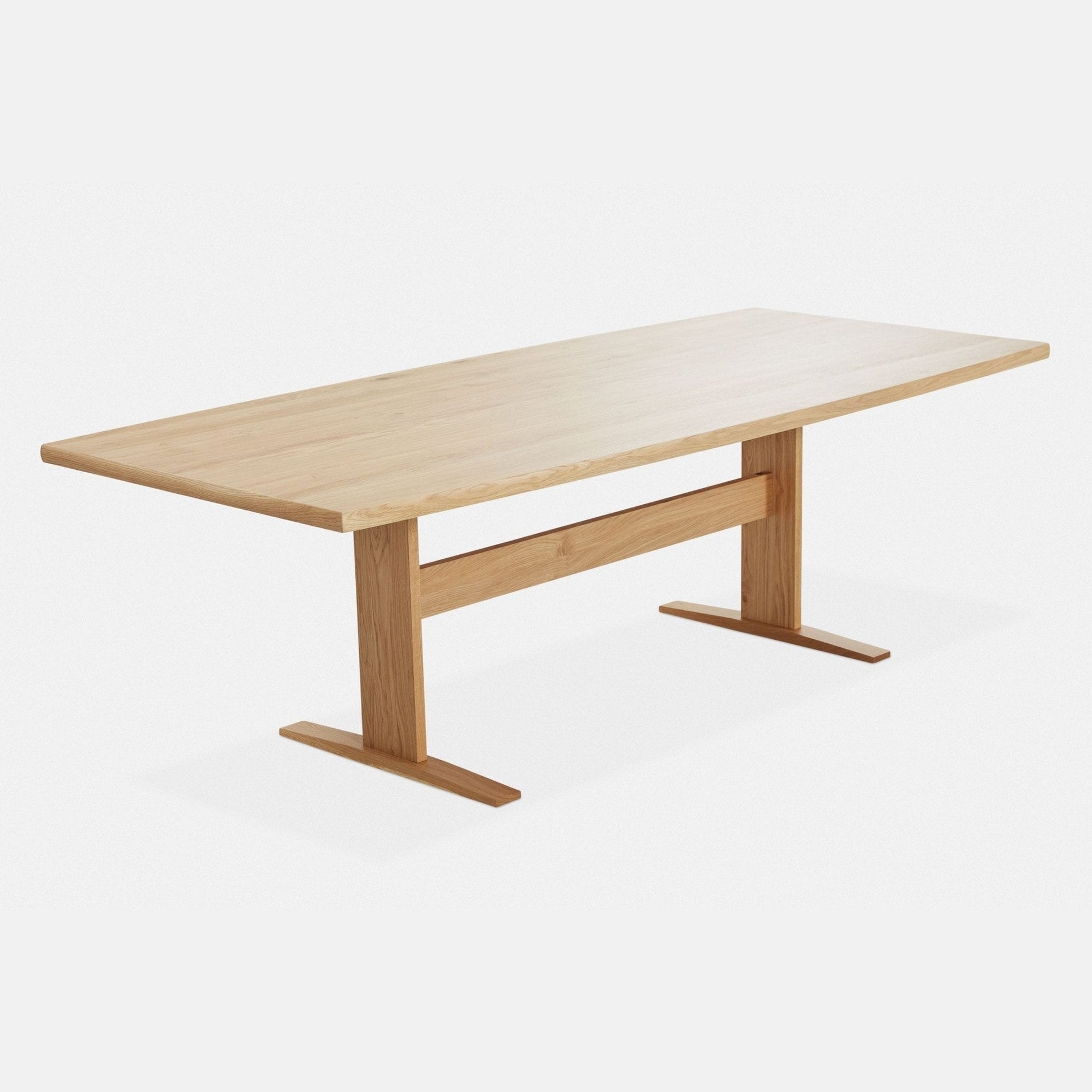 Serra dining table