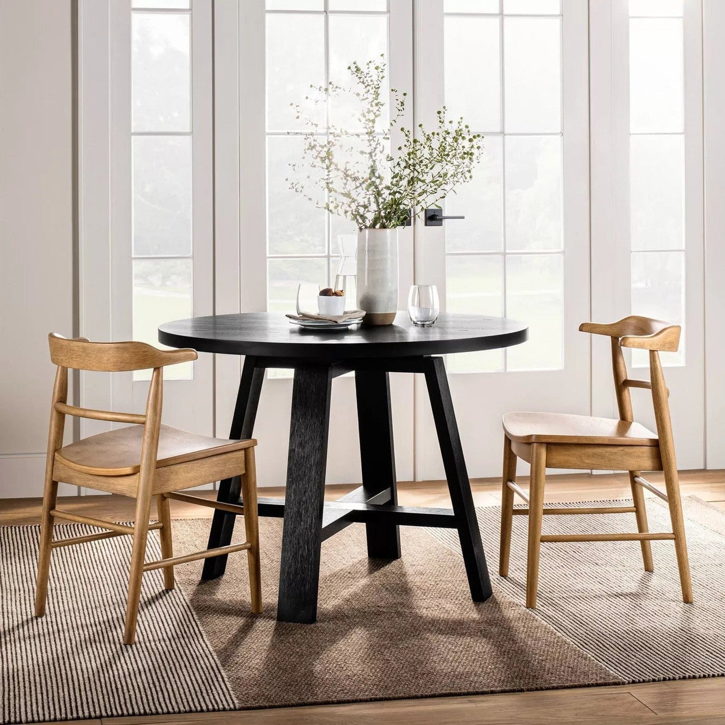Arfeld Dining Table in Black