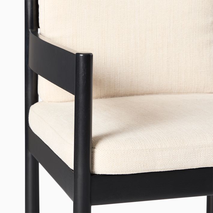 Beck dining chair with armrest in black