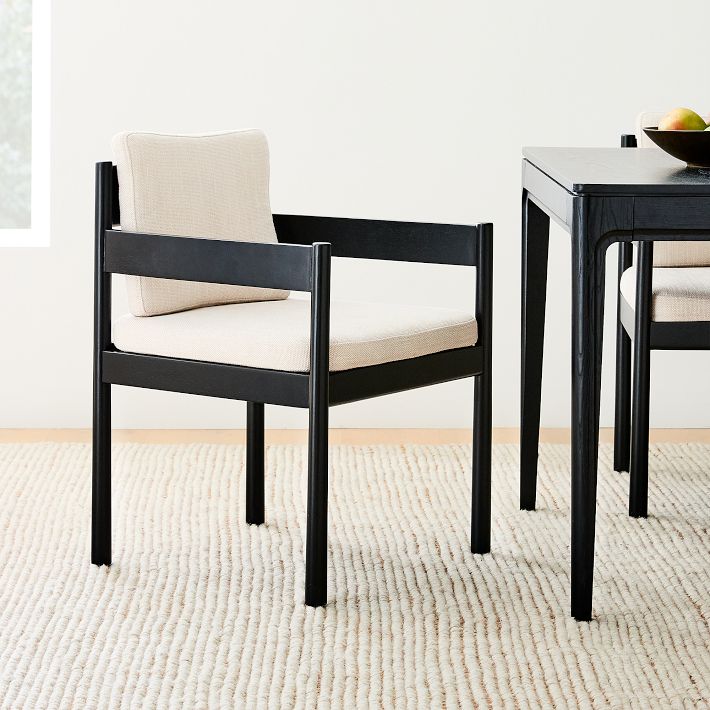 Beck dining chair with armrest in black