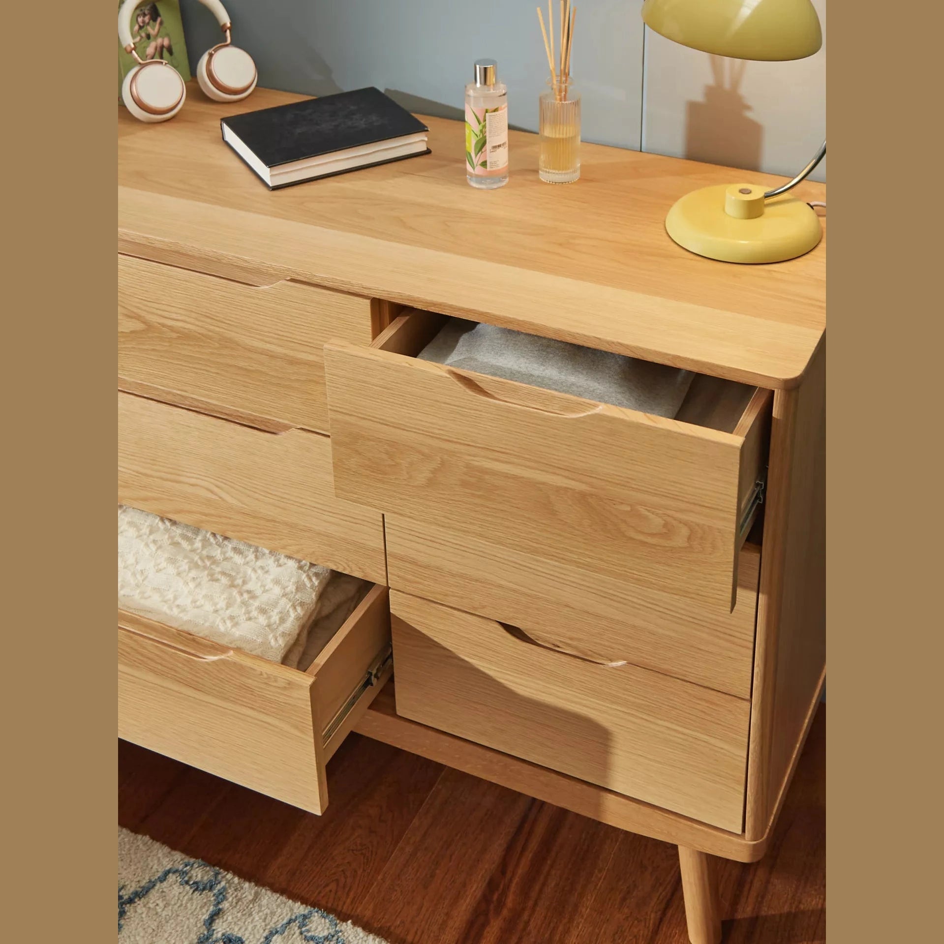 Bowry wide chest