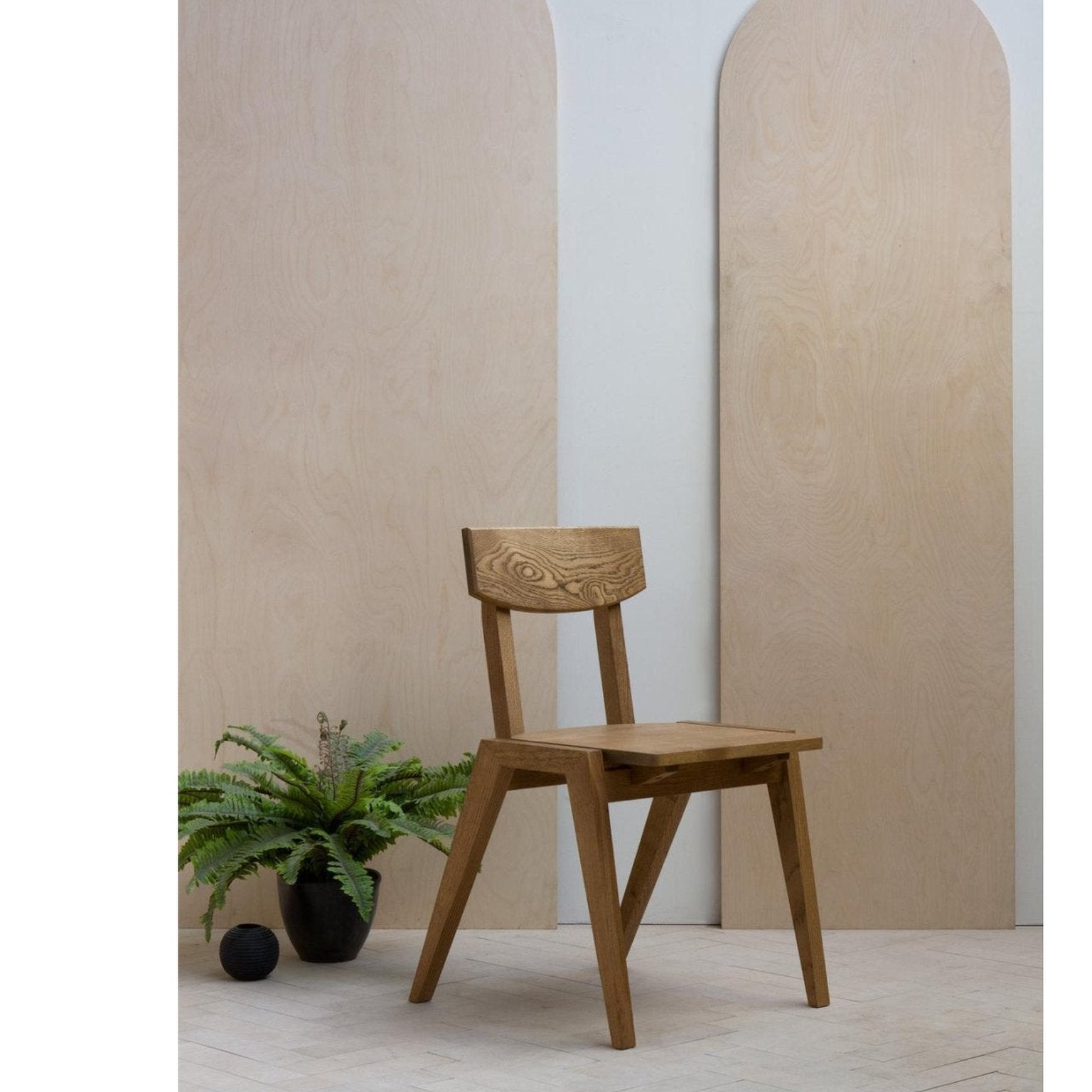 Bristle chair