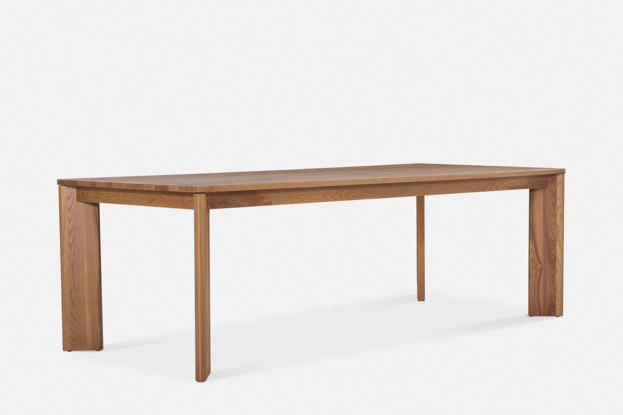 Carrera dining table