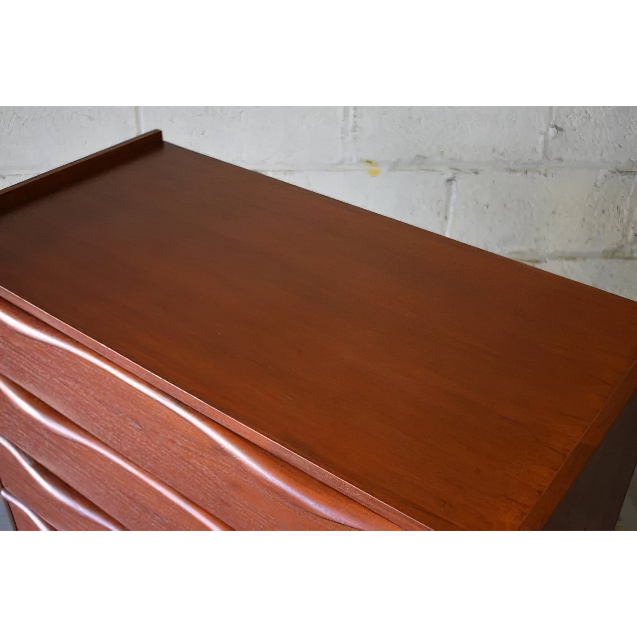 Darrius Tallboy Chest