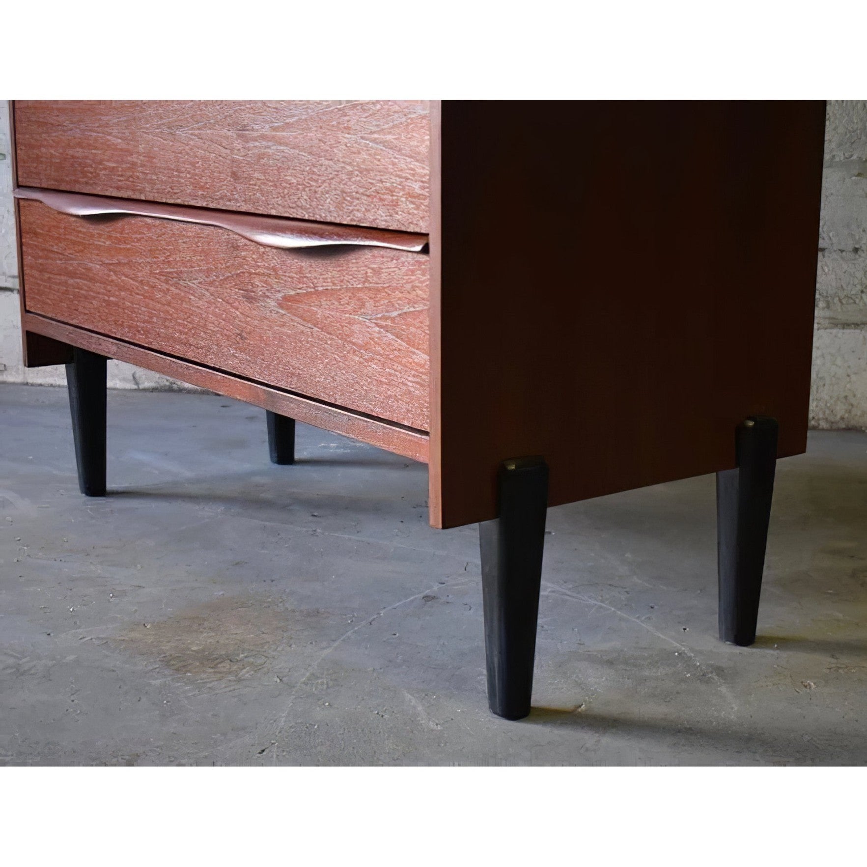 Darrius Tallboy Chest