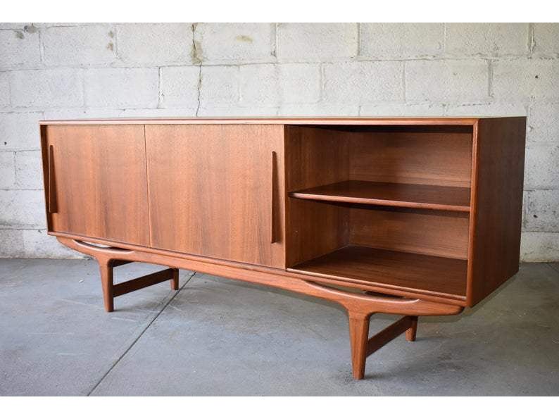 Dereek Credenza L Sideboard