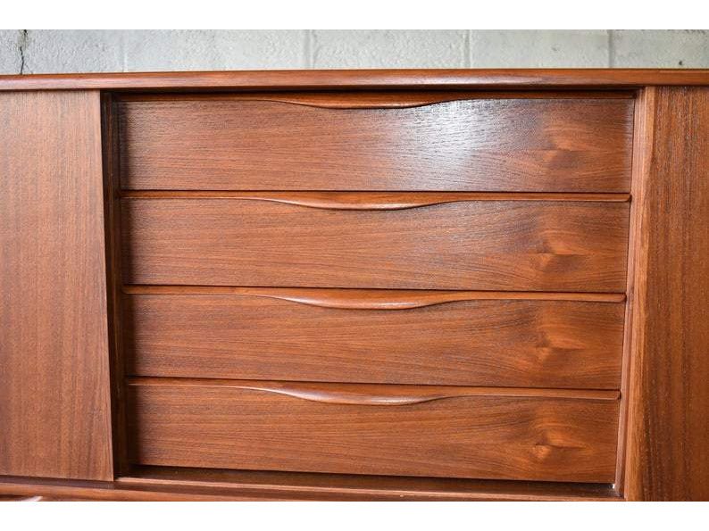 Dereek Credenza L Sideboard