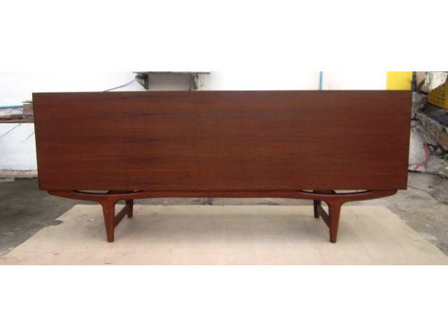 Dereek Credenza M Sideboard