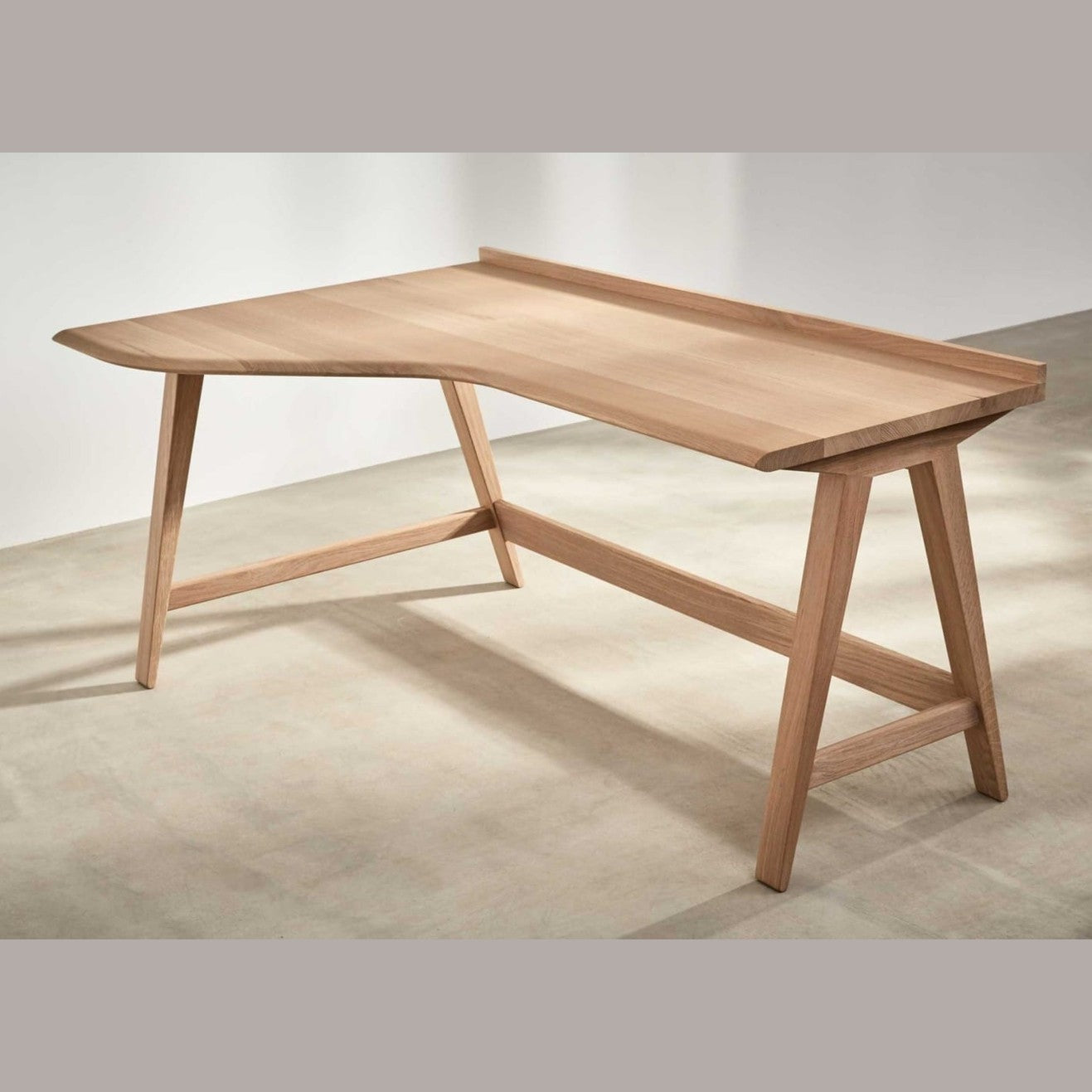 Elphi study desk