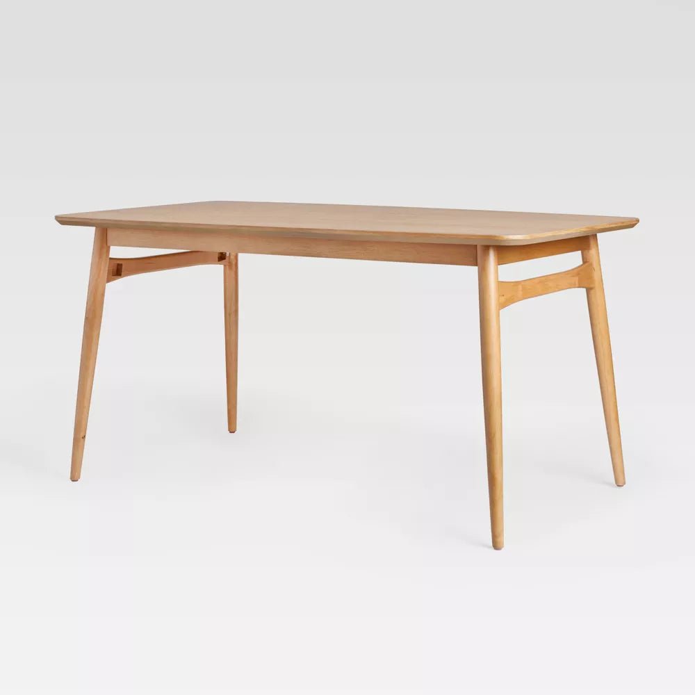 Fero dining table