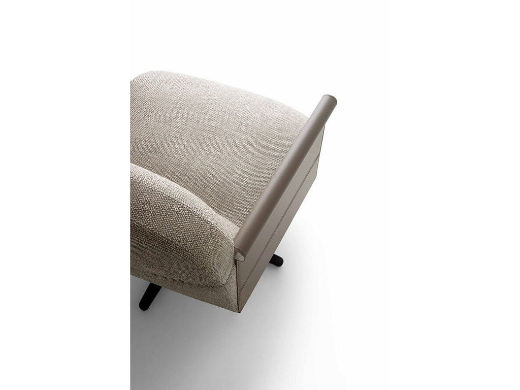 Giri Swivel Lounge Chair