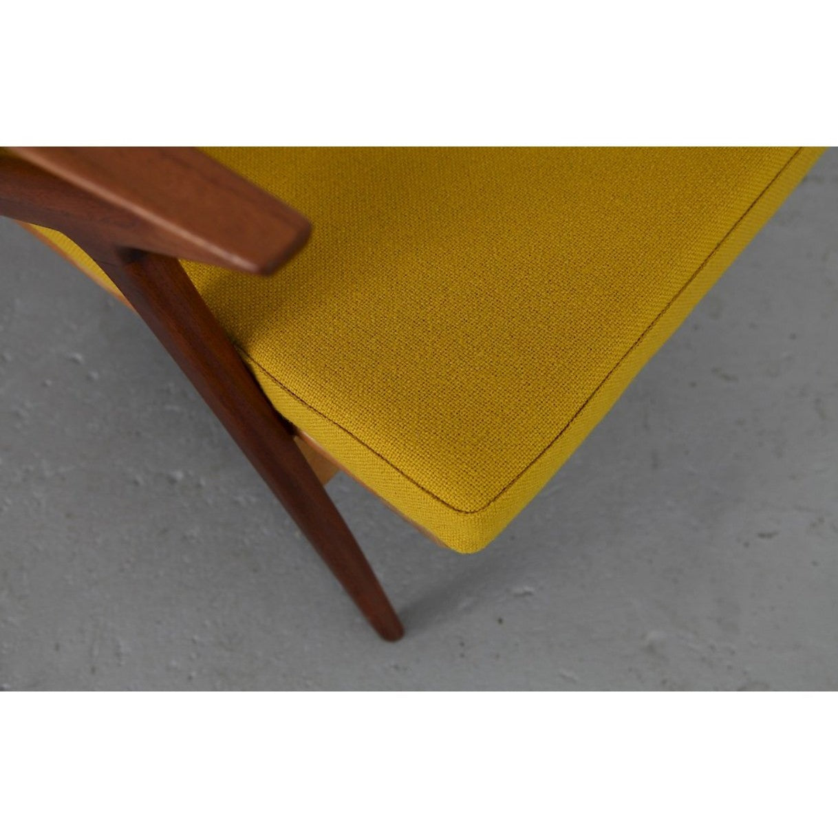 Ikkonic Lounge Chair