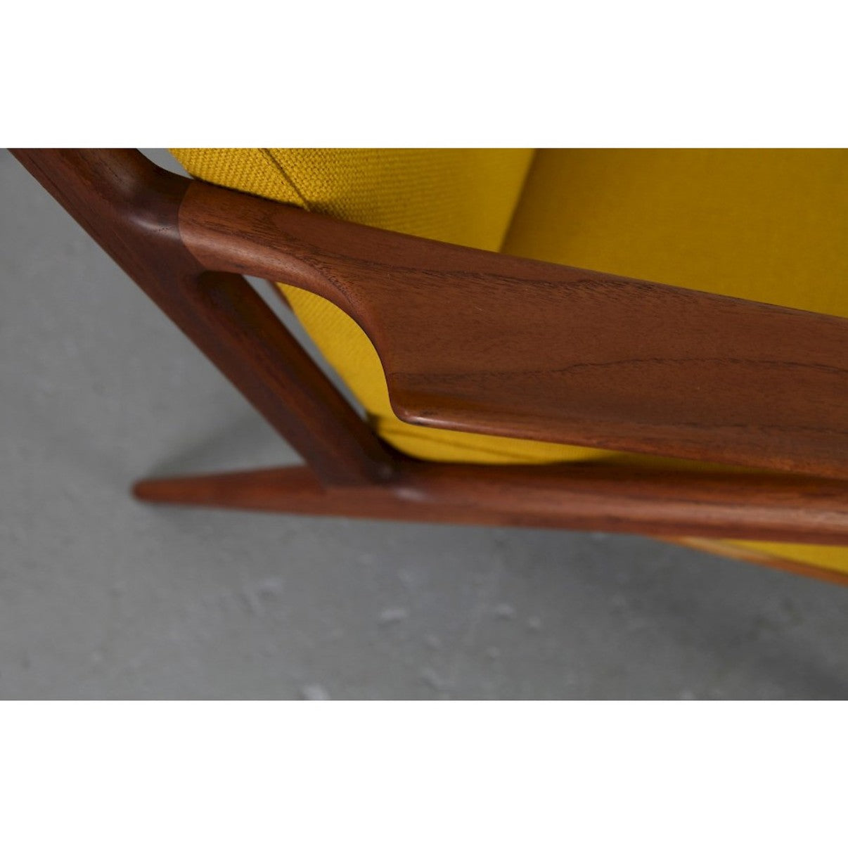 Ikkonic Lounge Chair