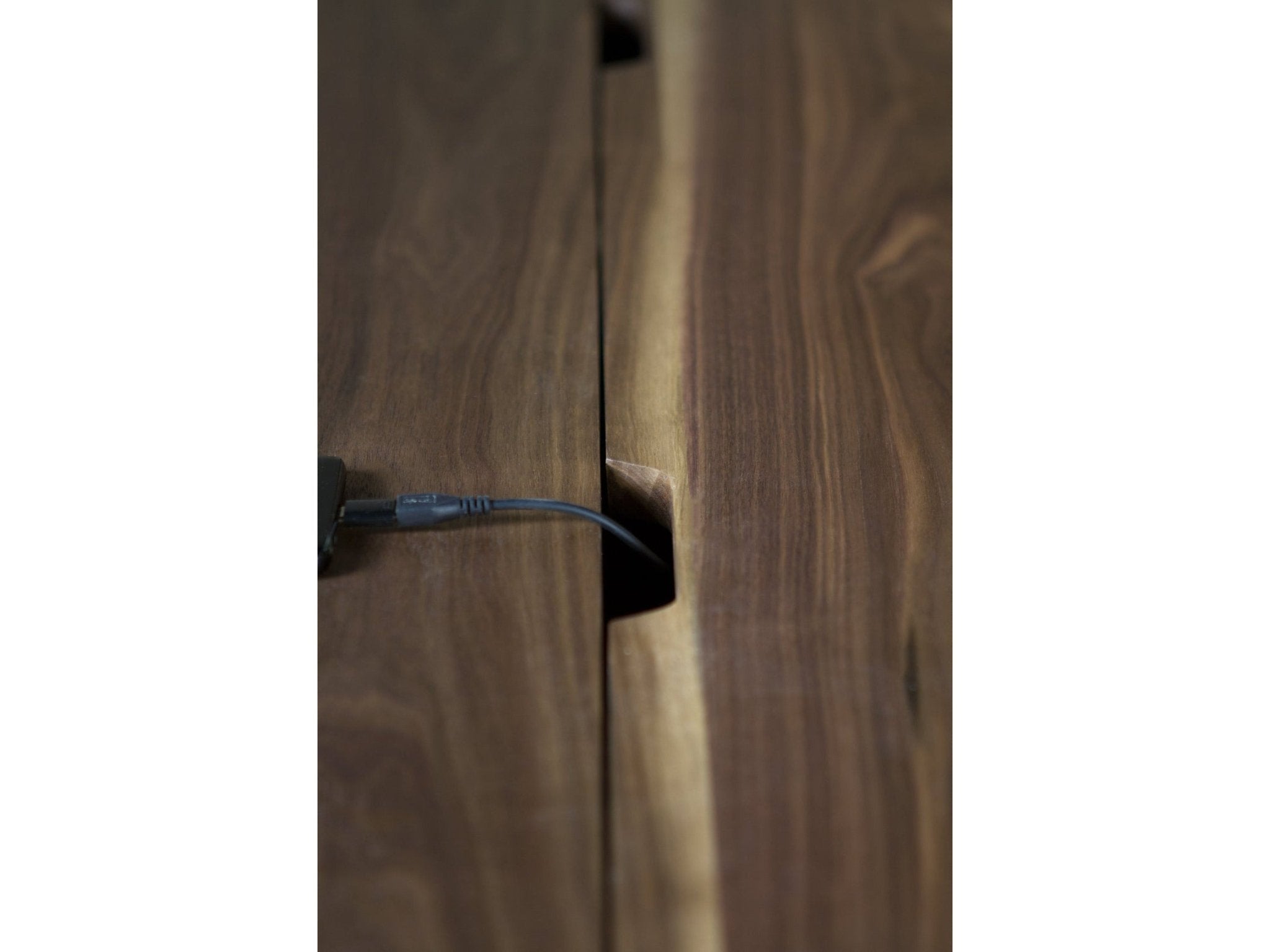 Jaspin Desk in Walnut