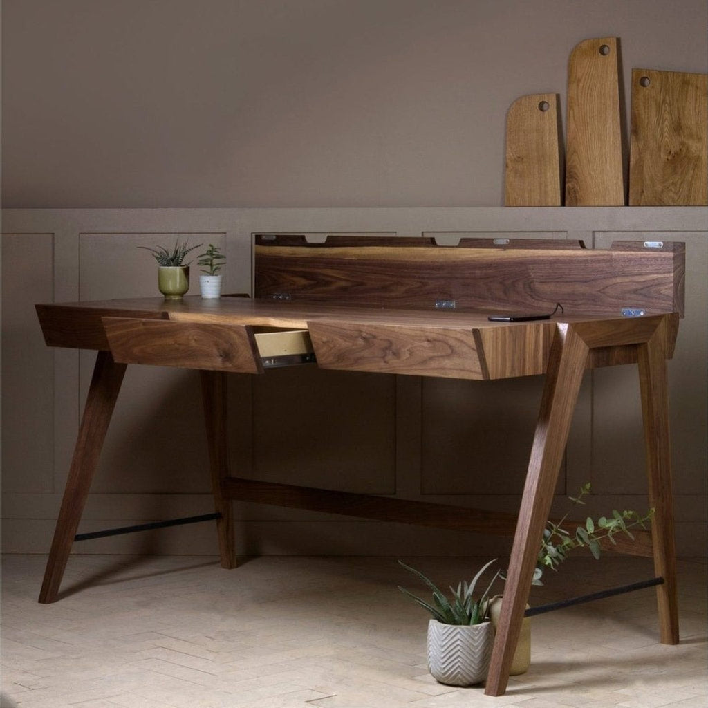 Jaspin Desk in Walnut