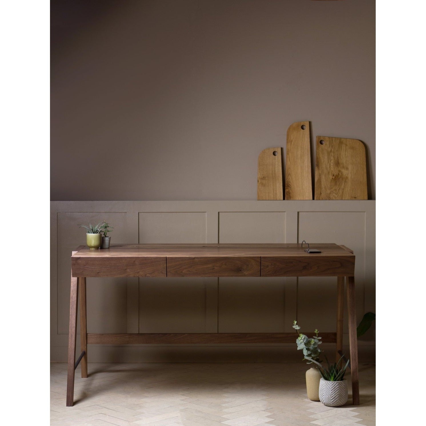 Jaspin Desk in Walnut