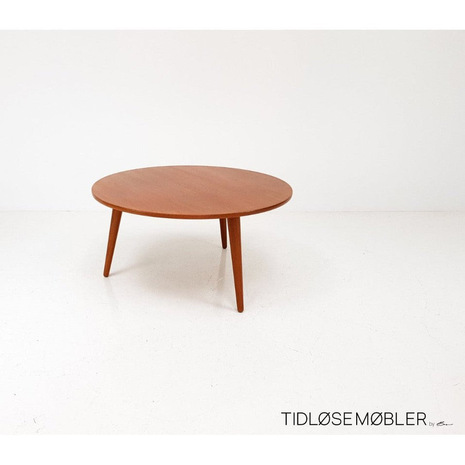 KiL Minimal Center Table in Teak