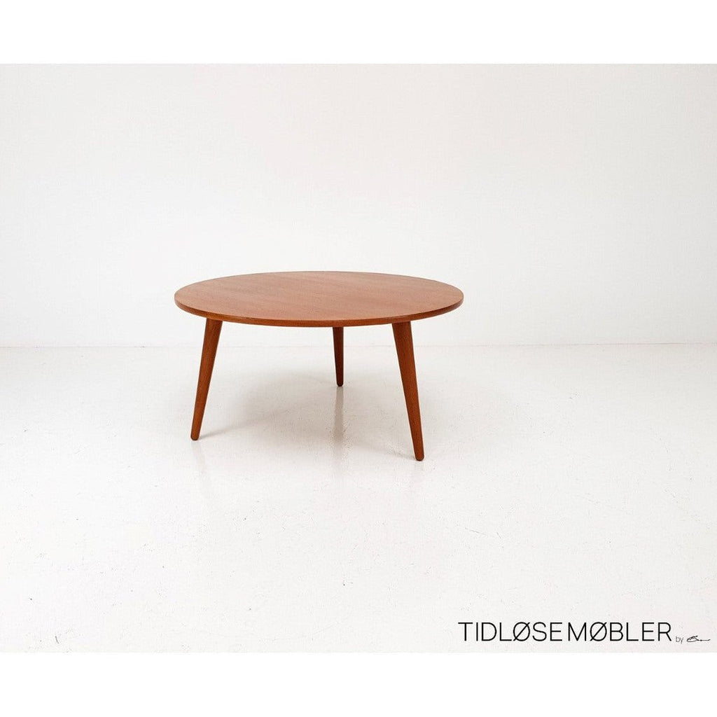 KiL Minimal Center Table in Teak
