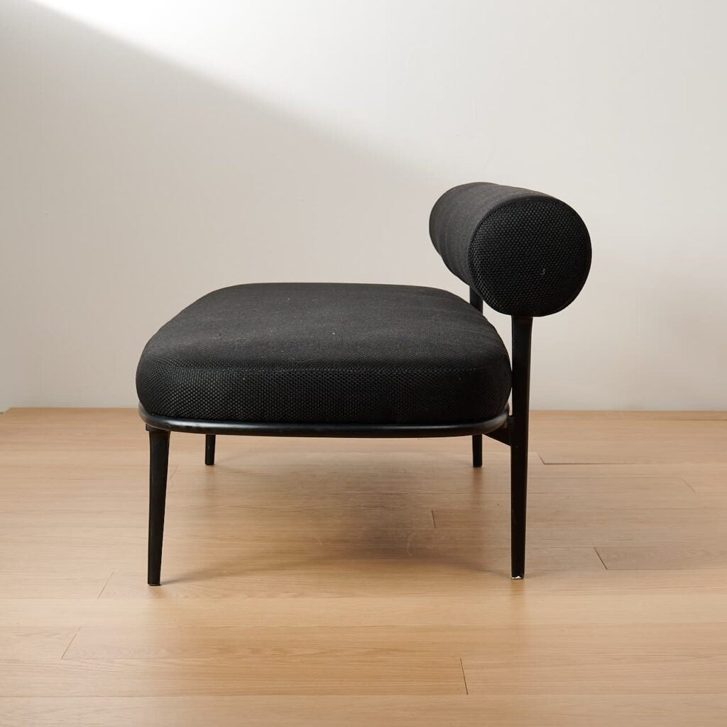Kiran sofa in black