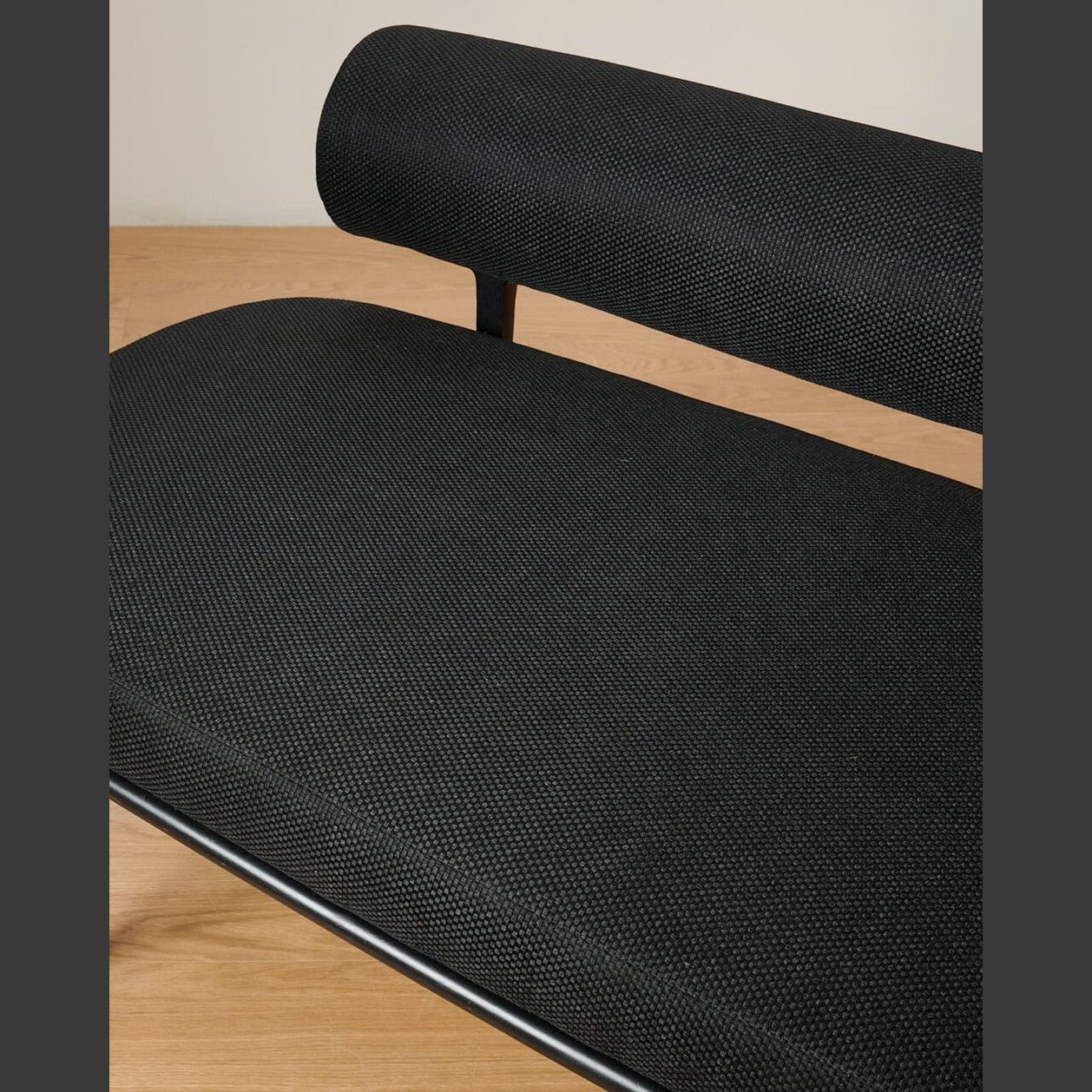 Kiran sofa in black