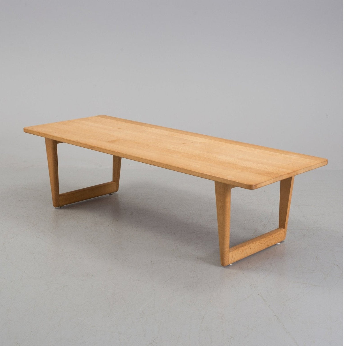 Kruk Dining Table