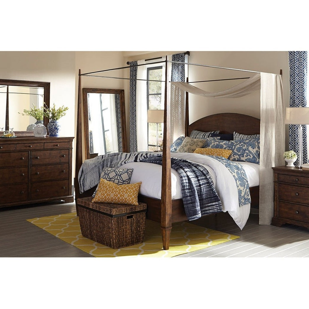 Laggan Canopy Queen Bed