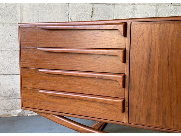 Livingston Credenza S Sideboard