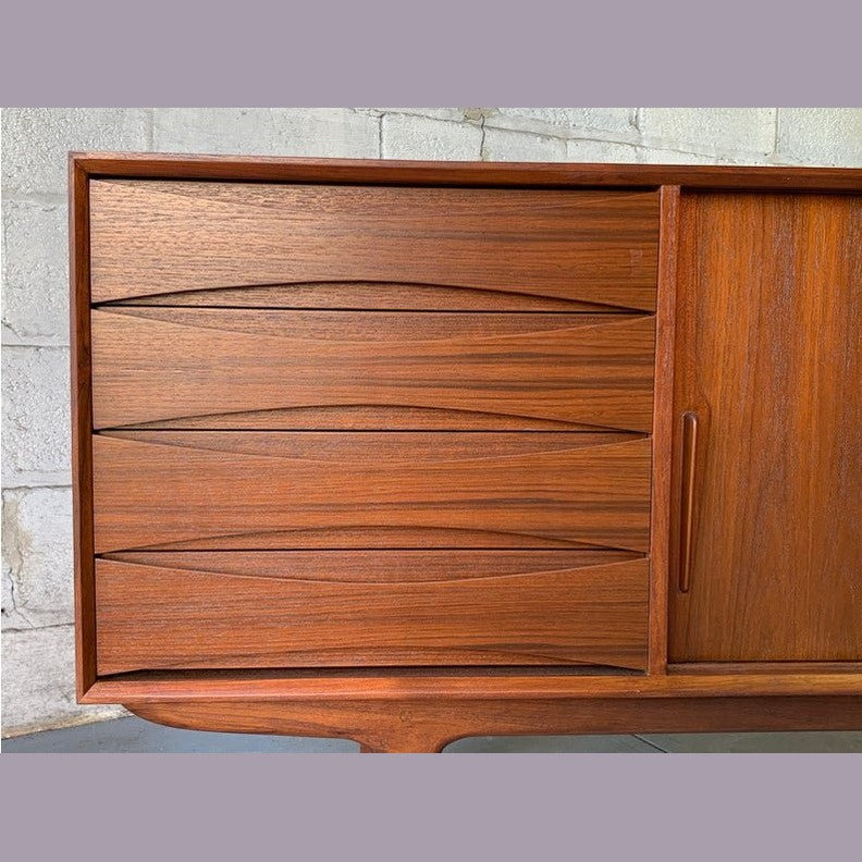 Malmö Credenza M Sideboard