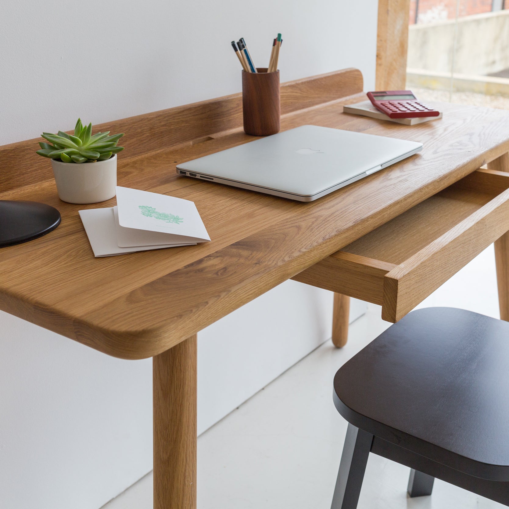 Matis Writing desk