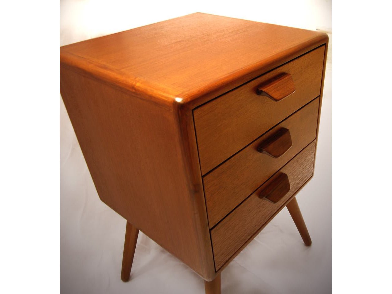 Moscow Nightstand Side Table