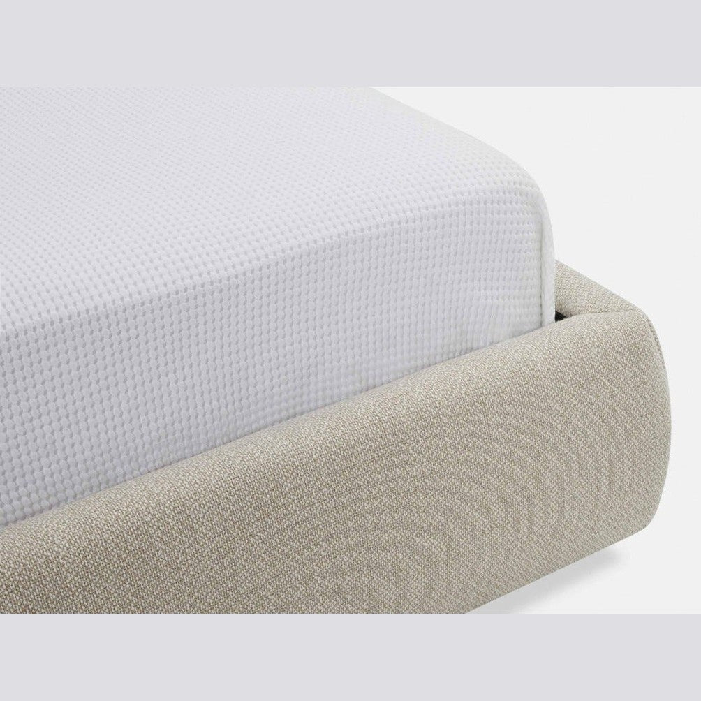 Nice bed