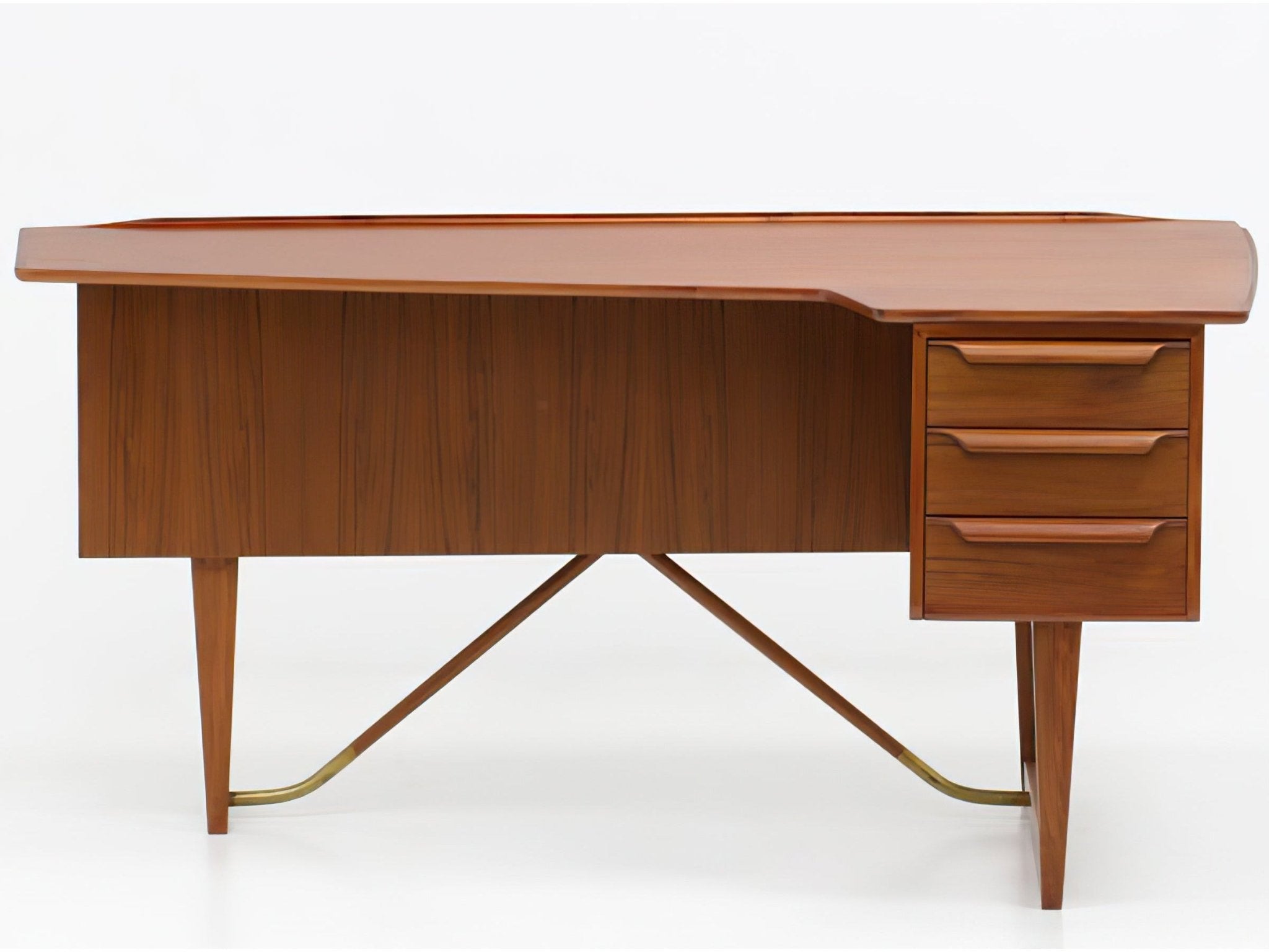 Nicolas Executive Boomerang Desk